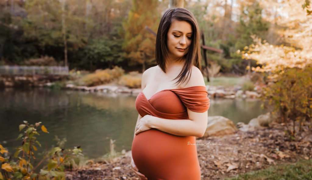 Crystal Bridges Maternity Photography