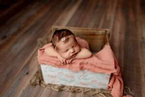 northwest arkansas newborn photographer, newborn photoshoot near me Fayetteville