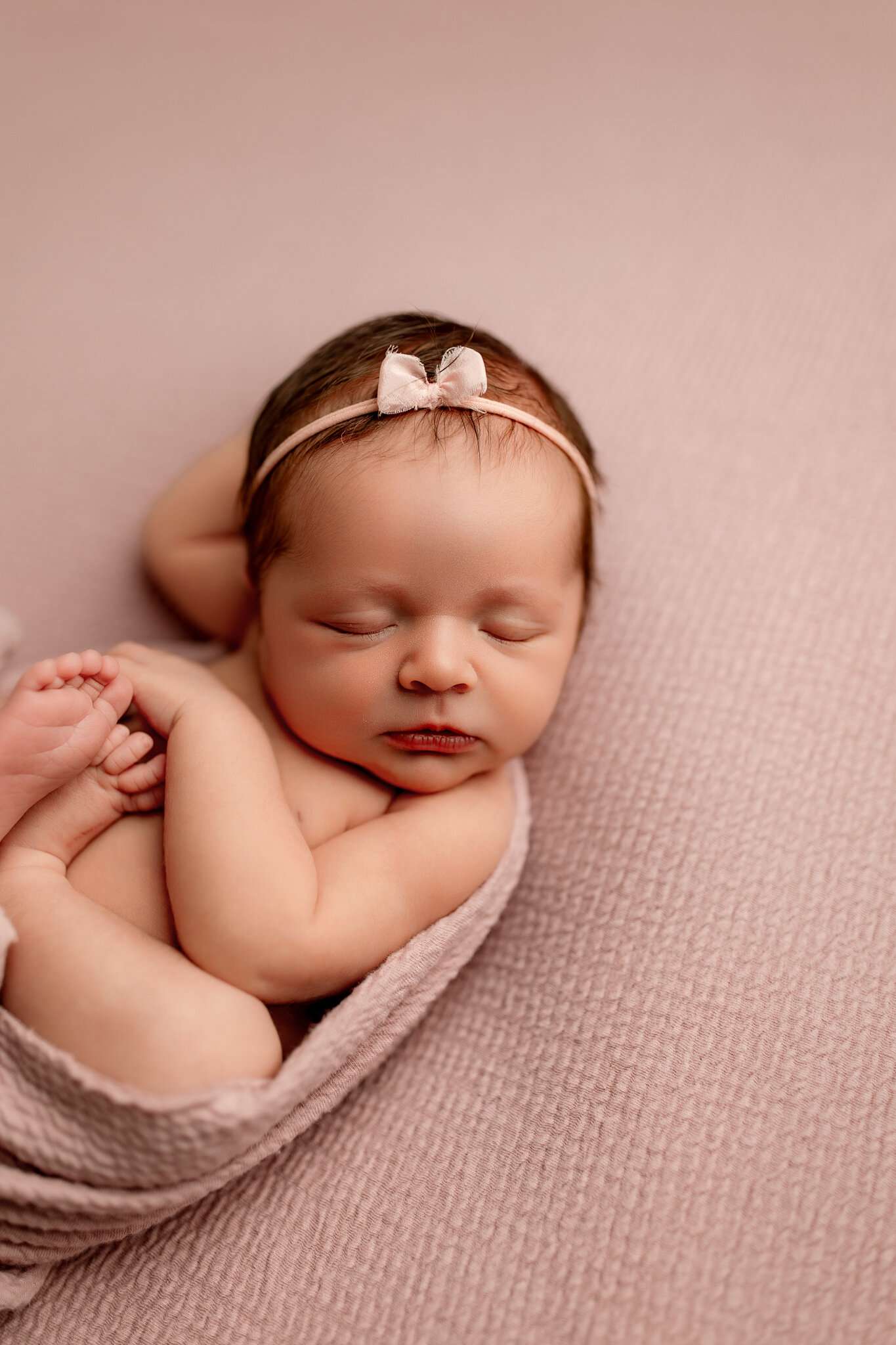 Cave Springs newborn photographer, newborn portraits NW Arkansas, lifestyle newborn photography near me