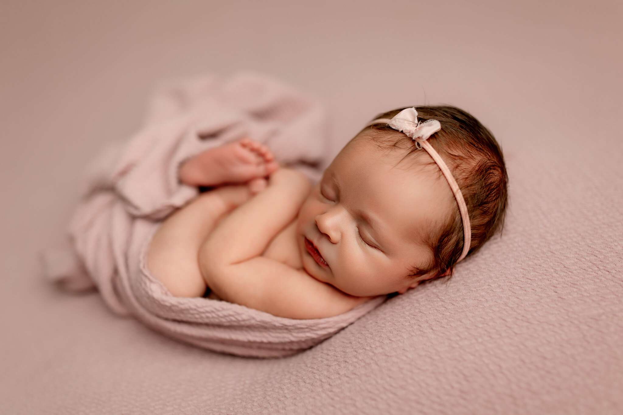 Cave Springs newborn photographer, newborn portraits NW Arkansas, lifestyle newborn photography near me