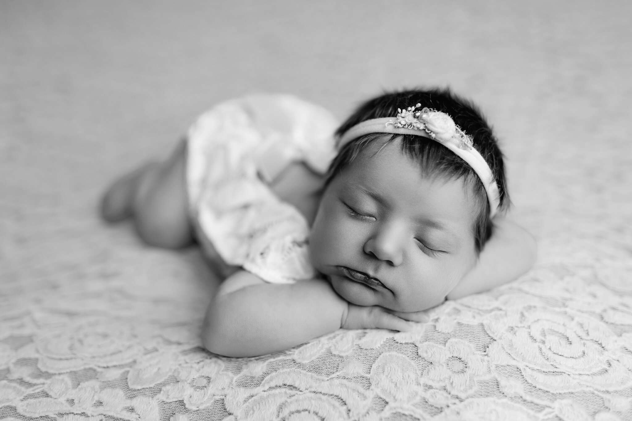 NWA Arkansas newborn photographer, Northwest Arkansas baby photoshoot, newborn portraits near me