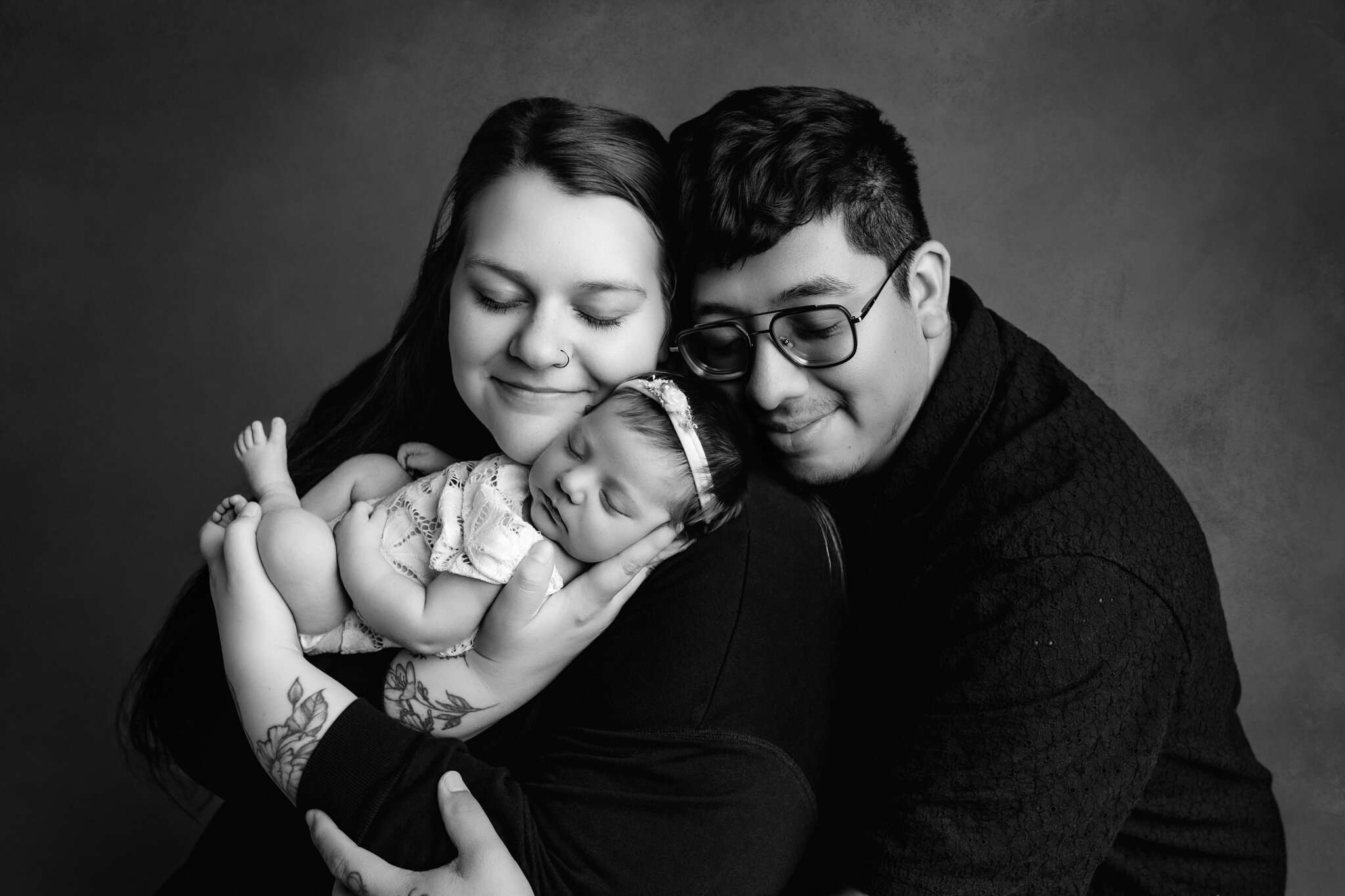 NWA Arkansas newborn photographer, Northwest Arkansas baby photoshoot, newborn portraits near me