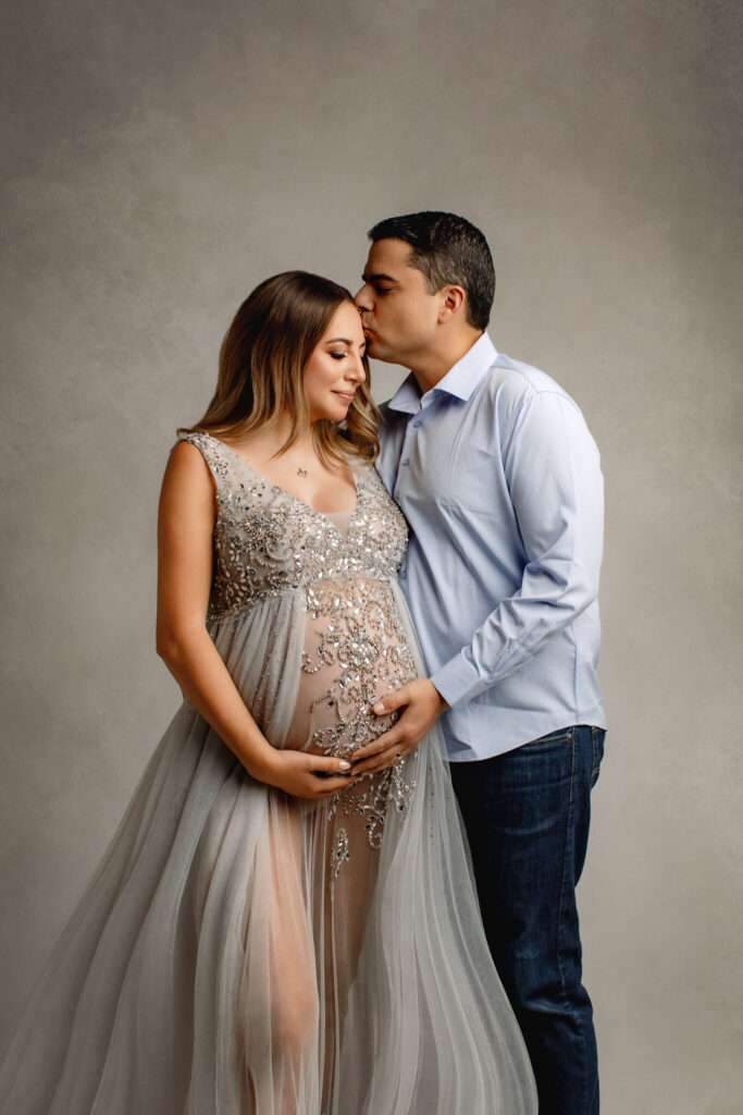 NW Arkansas maternity photographer, maternity photoshoot near me, maternity session near me