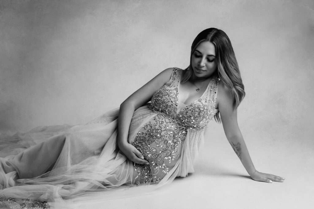 NW Arkansas maternity photographer, maternity photoshoot near me, maternity session near me